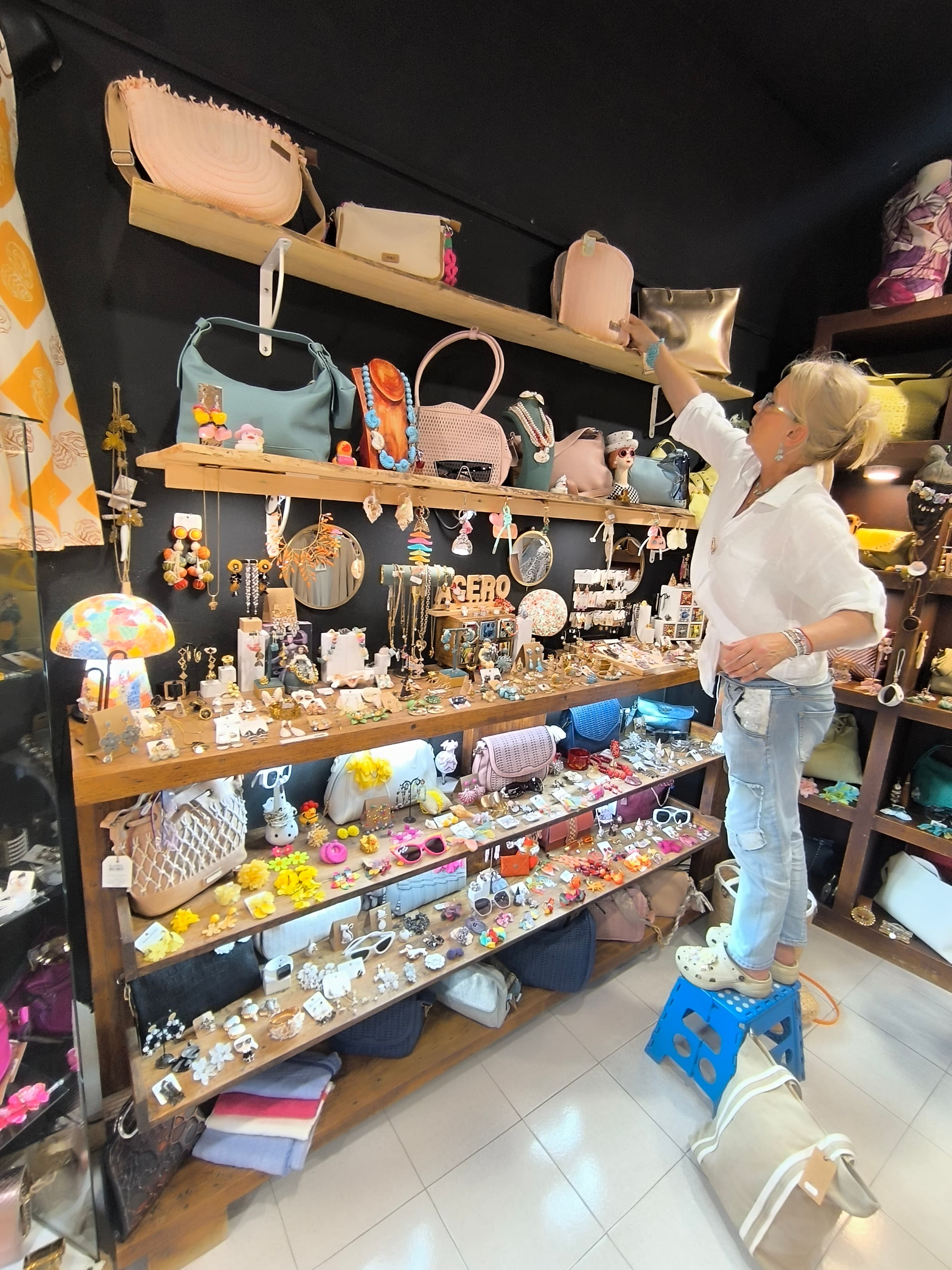 Daily life inside Boutique El Inka